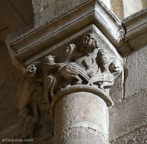 Capitel con arp&iacute;as