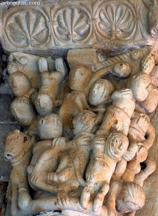 Capitel del una de las responsiones