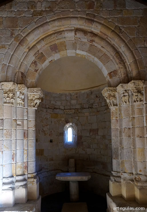 Espectacular arco triunfal de Satiago de los Caballeros de Zamora