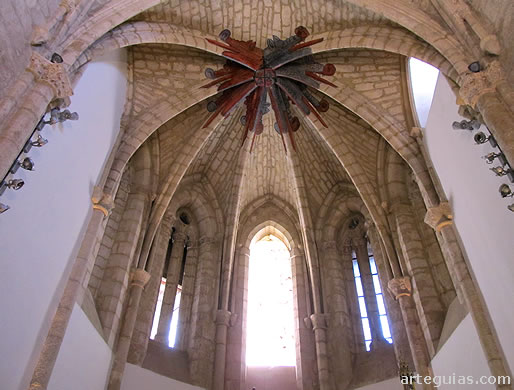 Boveda de crucer&iacute;a. &Aacute;bside central de la iglesia de Santiago de Ciudad Real