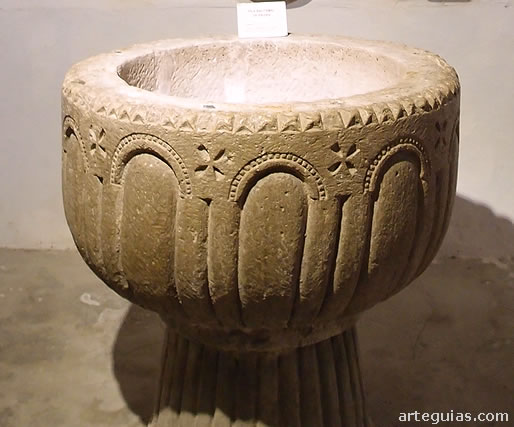 Pila bautismal rom&aacute;nica