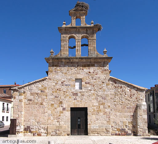 Facjada occidental con la espada&ntilde;a de la iglesia de Santo Tom&eacute; de Zamora