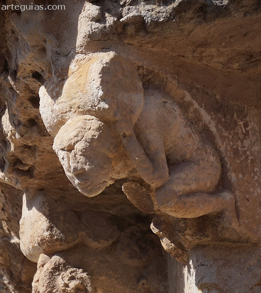 Hombre con un barril