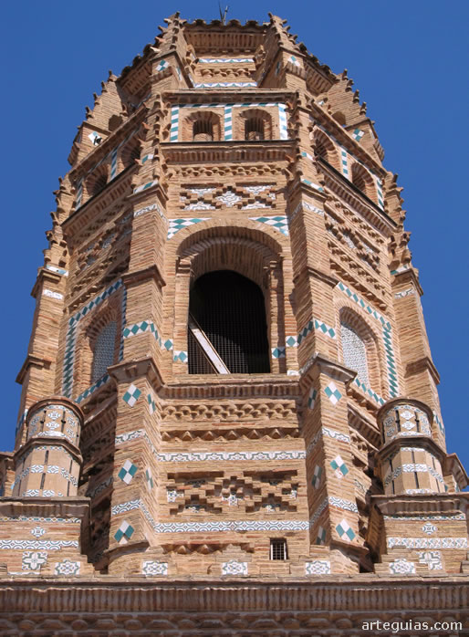 Iglesia de Utebo, Zaragoza : cuerpo alto o cuerpo de campanas