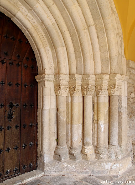 Columnas y arquivoltas de esta puerta