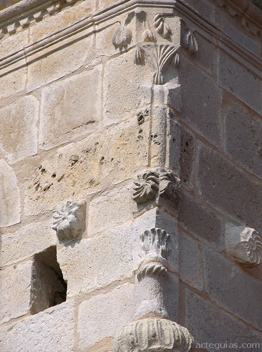 Decoracii&oacute;n del campanario barroco