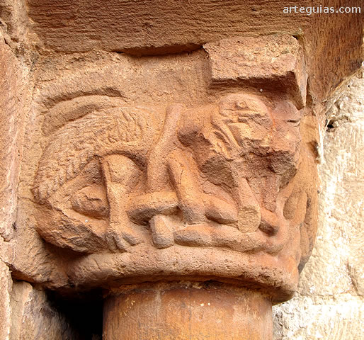 Capitel zoomorfo de la puerta