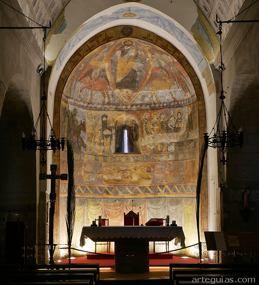 Vilanova de la Muga: interior del &aacute;bside