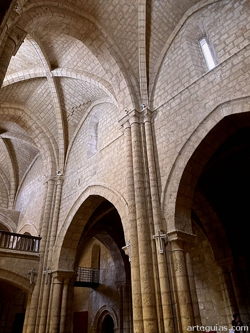Interior de la iglesia de Villamuriel de Cerrato,