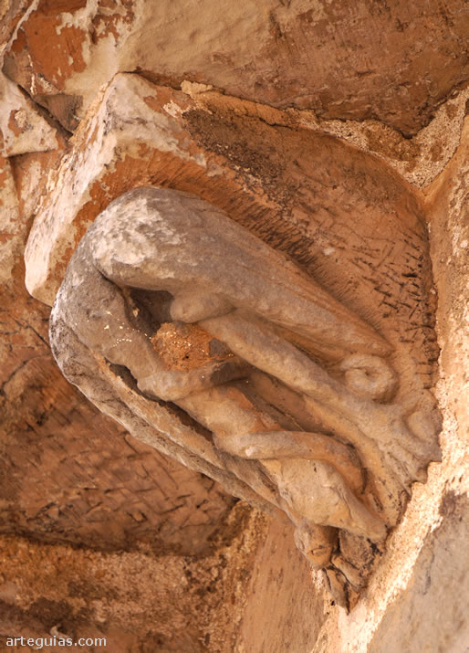 Canecillo de la cabecera