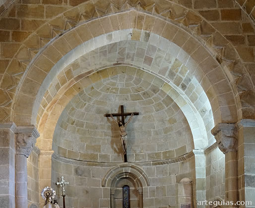 Interior de la cabecera