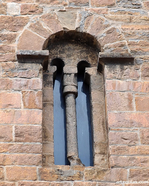 Vano ajimezado del campanario