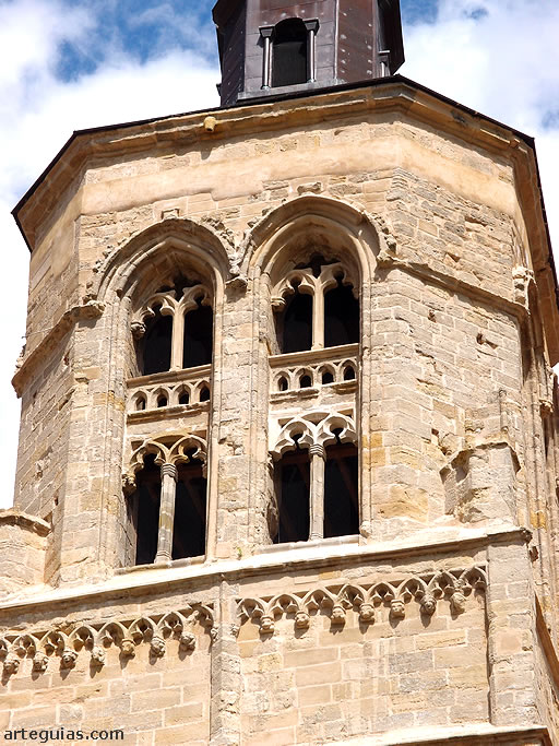 Precioso cuerpo de campanas