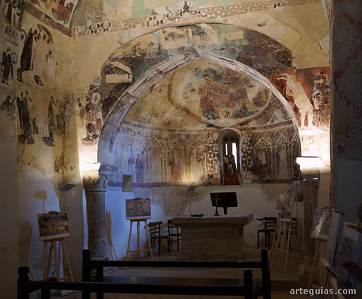 Interior de la iglesia de Eristáin, Navarra