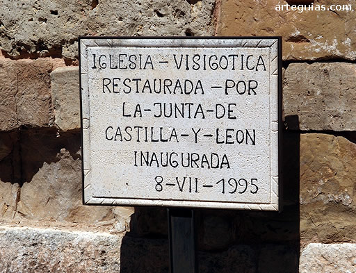 Placa conmemorativa de las obras de restauraci&oacute;n y la reinauguraci&oacute;n de 1995