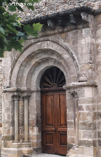 Iglesia rom&aacute;nica de Villamayor, Asturias