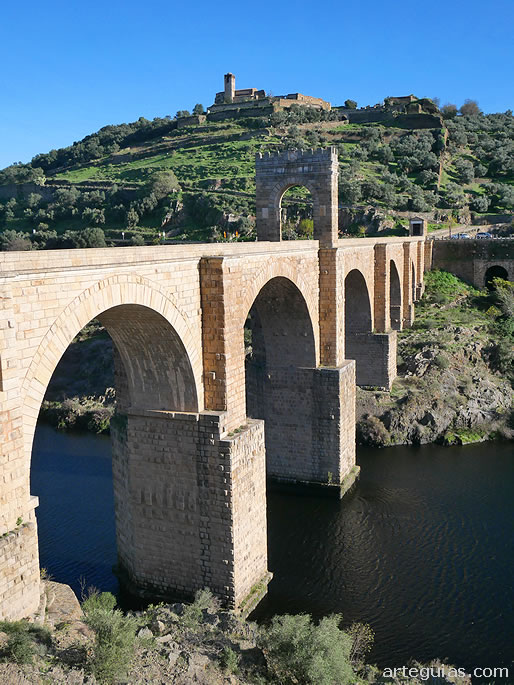 Puente romano de Alc&aacute;ntara