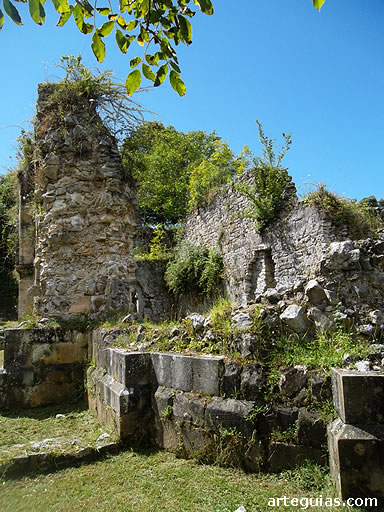 Restos del &aacute;bside