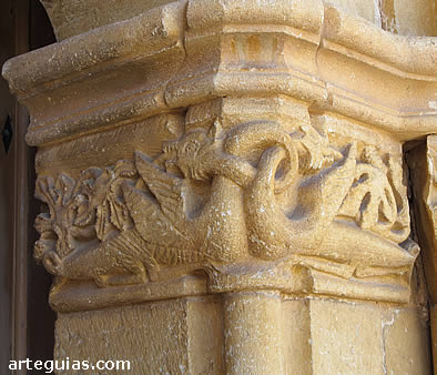 Relieve con dragones