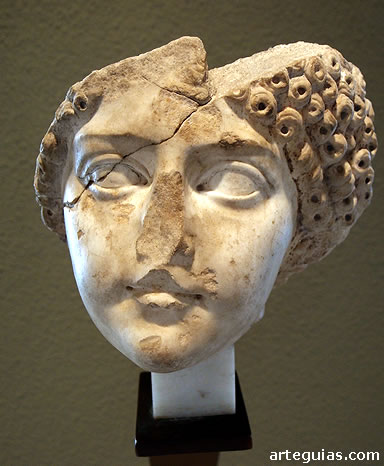 Cabeza femenina procdente de Clunia