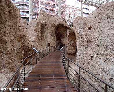 Cavea con vomitorios