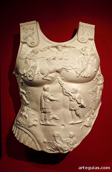 Reproducci&oacute;n de la coraza de la estatua de Augusto de Prima Porta