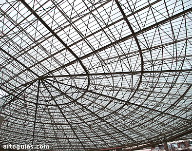 Cubierta de policarbonato transl&uacute;cido