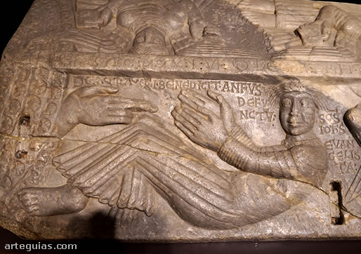 Otra obra esencial del Museo: la l&aacute;pida del sepulcro de Alfonso Ans&uacute;rez