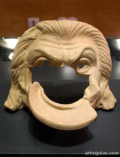 M&aacute;scara teatral del museo