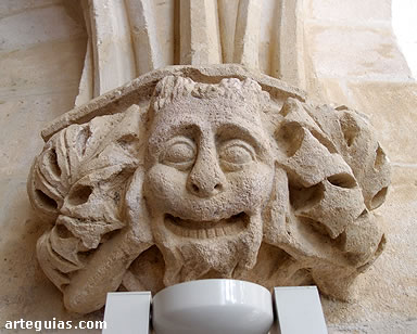 M&eacute;nsula del claustro inferior