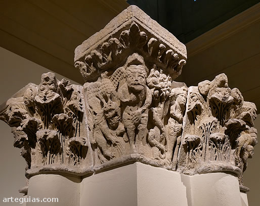 Capiteles de un pilar rom&aacute;nico de la iglesia de Sant Miquel del Castell de Camarasa