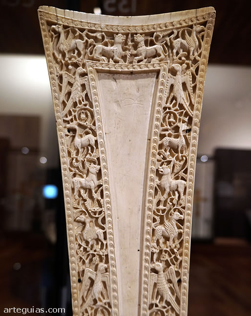 Brazo de cruz procesional moz&aacute;rabe de marfil