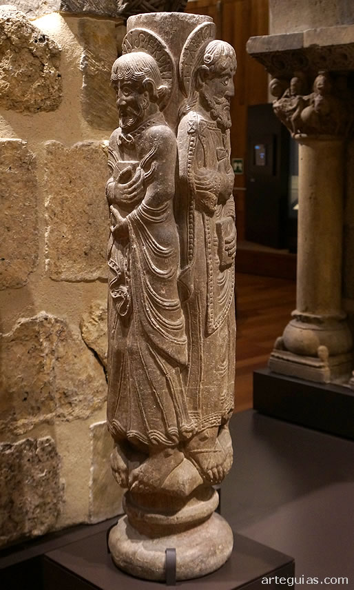 Otra estatua columna
