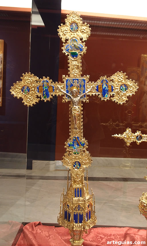 Cruz procesional g&oacute;tica de Cuencabuena