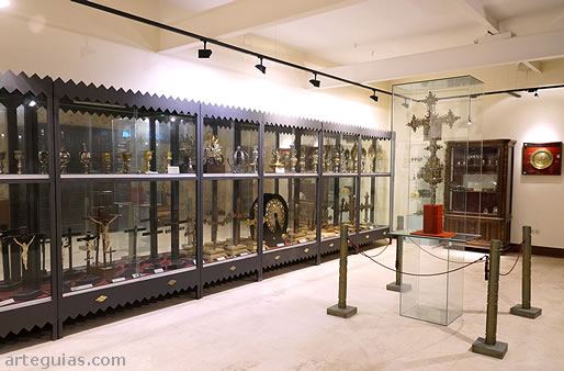 Secci&oacute;n de orfebrer&iacute;a del museo