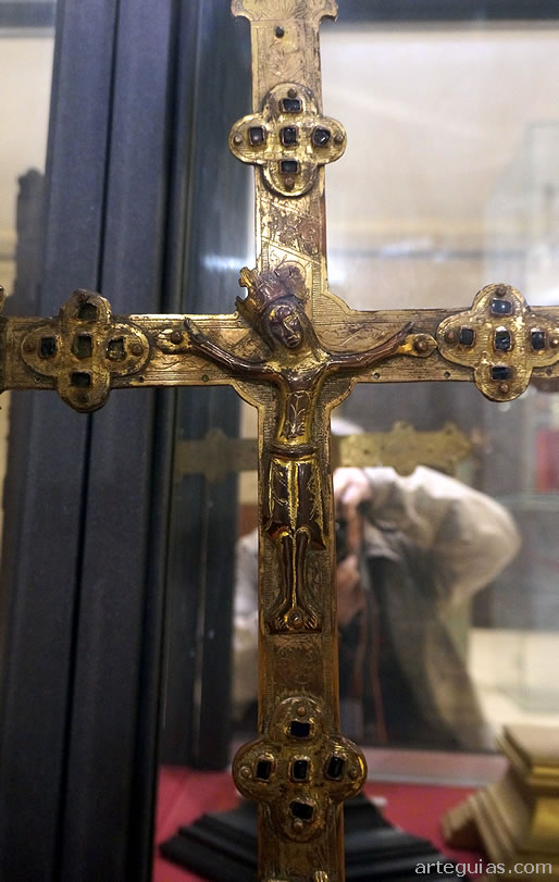 Cruz procesional rom&aacute;nica