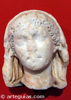 El Museo de Bellas Artes de Valencia expone en su claustro importantes esculturas romanas