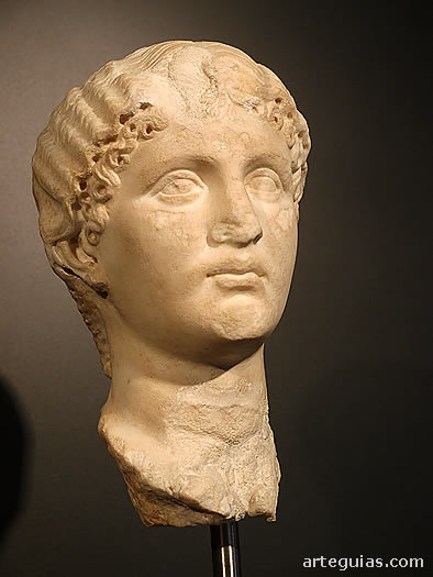 Cabeza de m&aacute;rmol de una princesa de la familia Julio-Claudia.