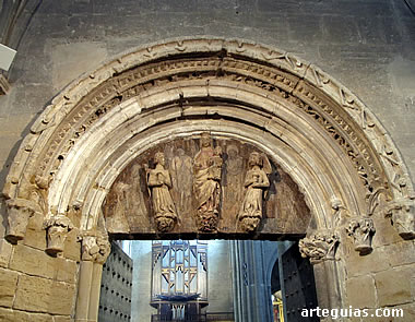 Puerta de acceso a la catedral