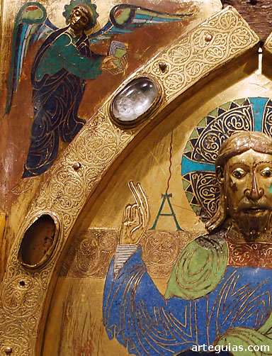 Cabujones y vermiculado en la Urna de Silos