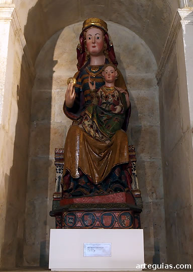 Virgen Mar&iacute;a y el Ni&ntilde;o Jes&uacute;s. Imagen g&oacute;tica del siglo XIII