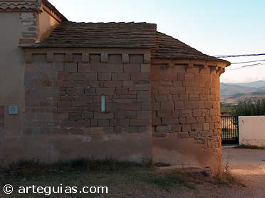 Ermita rom&aacute;nica de San Blas, una de las  varias que se encuentran en los alrdedores de la villa de Los Arcos, Navarra
