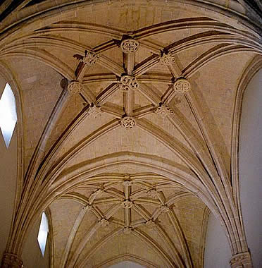 B&oacute;veda g&oacute;tica en San Juan Bautista de Carbonero el Mayor