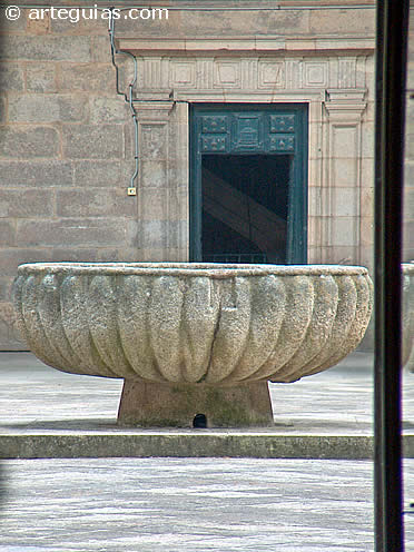 Detalle del claustro de la Catedral de Santiago de Compostela