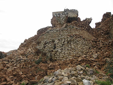 El castillo de Constantina tras el derrumbe