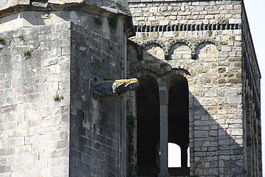 Torre norte de la Catedral de Girona, con su g&aacute;rgola denominada "La bruja"