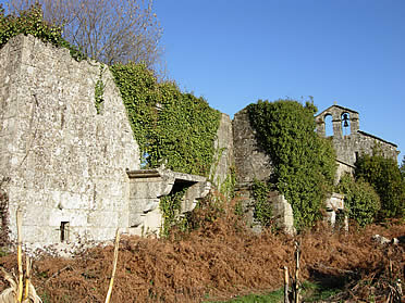 Restos del Monasterio de Lobas, en Carballi&ntilde;o 