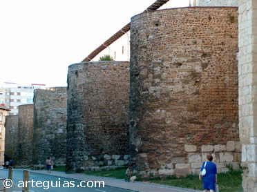 Muralla de Le&oacute;n