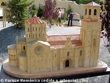 Maqueta de la Colegiata de Toro en el Parque del Rom&aacute;nico