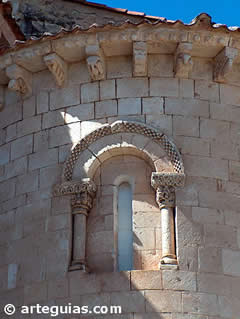 &Aacute;bside de la Iglesia de los Santos Justo y Pastor de Sep&uacute;lveda